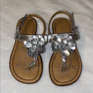 Cherokee // Girls Silver Metallic Flower Sandals